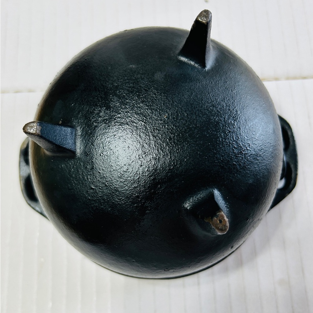 Cast iron cauldron, vintage, no name on it. Very good used condition. - Picture 3 of 7